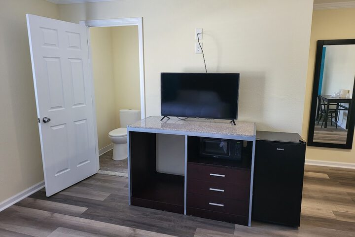 Budget Inn & Suites