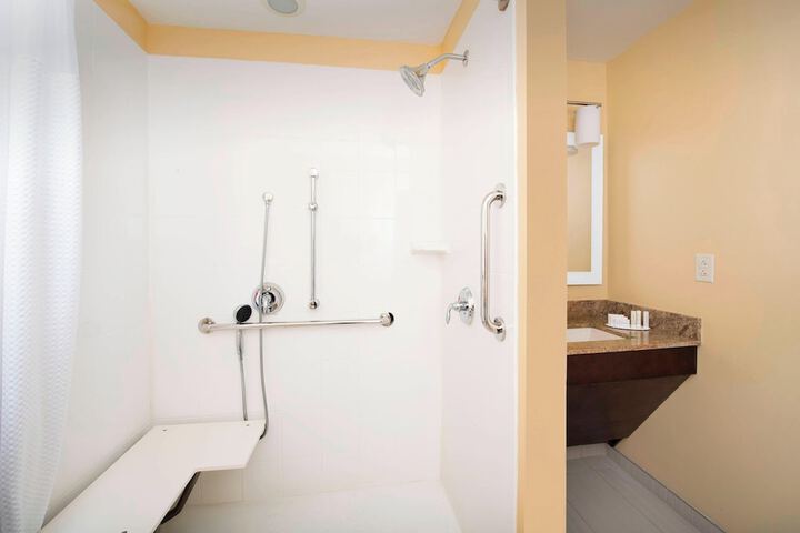 Room 14 of 28