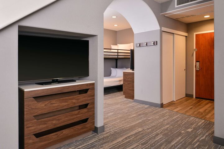 Room 22 of 114