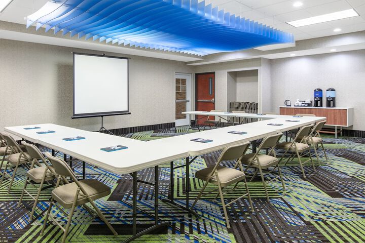 Holiday Inn Express Hotel & Suites Seaside-Convention Center by IHG