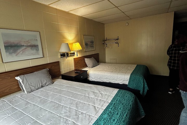 Room 8 of 15