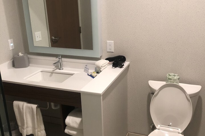 Holiday Inn Express & Suites Madison West - Middleton by IHG