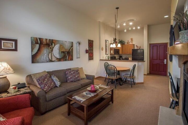 Zephyr Mountain Lodge