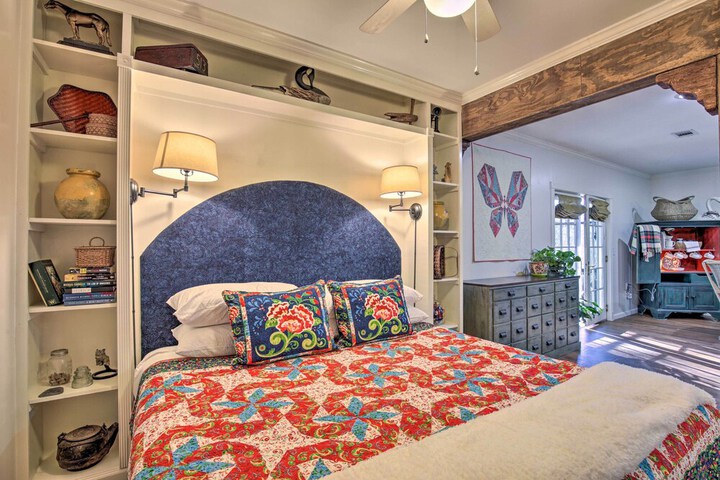 Cozy & Quiet Studio w / Porch Near Scenic Railway!