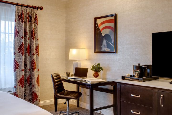 Ayres Hotel Costa Mesa / Newport Beach