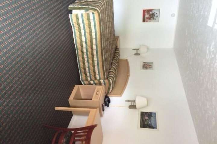 Room 9 of 19