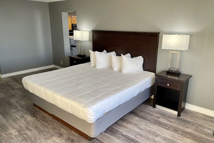 Room 35 of 62