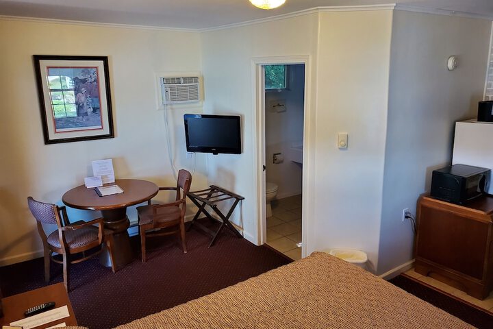 Lake View Motel