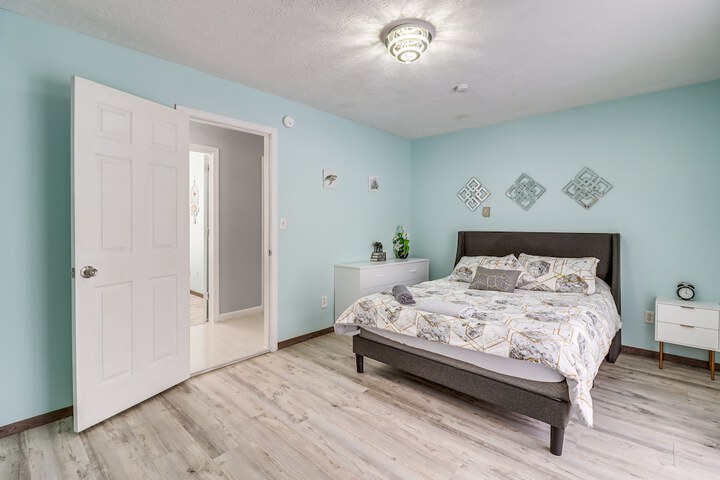 Long Pond Home w / Private Hot Tub & Game Room