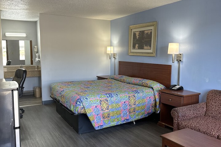 Room 13 of 17