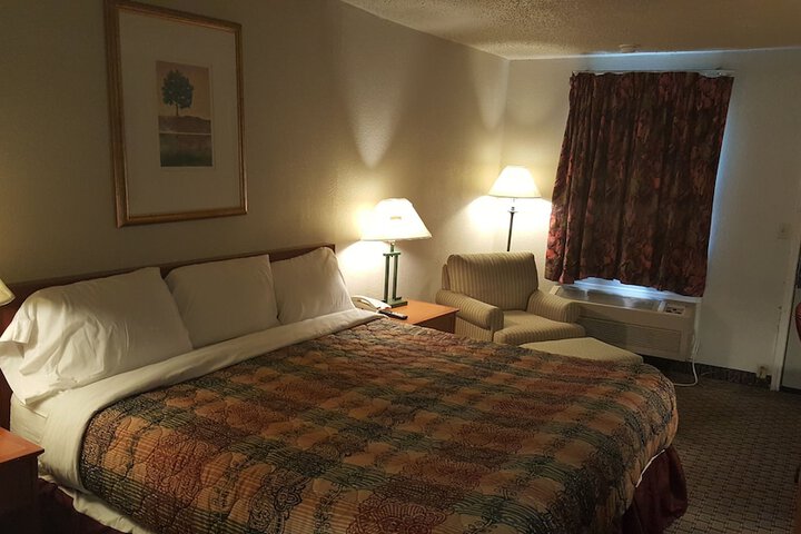 Room 11 of 30