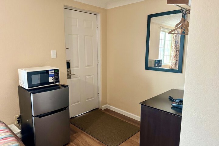 Room 8 of 60