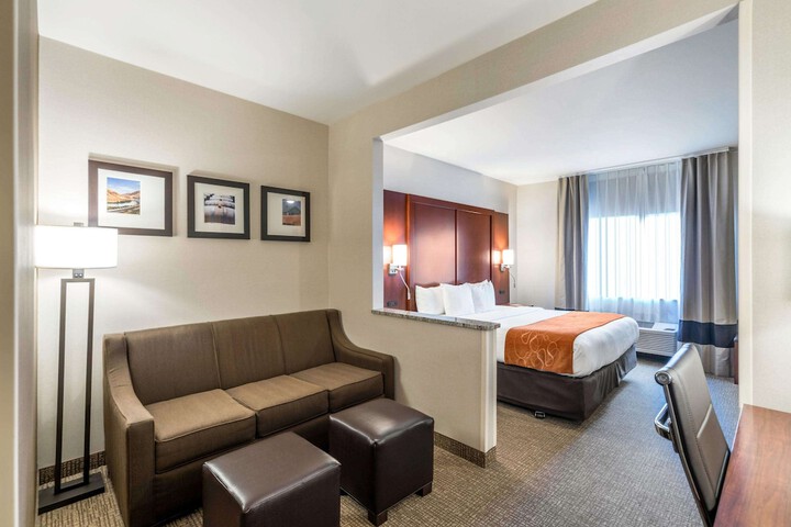 Room 30 of 48
