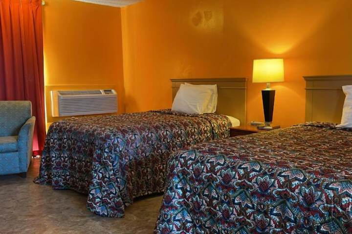 Room 11 of 22