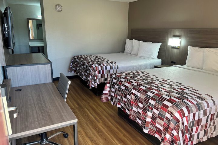 Room 6 of 17