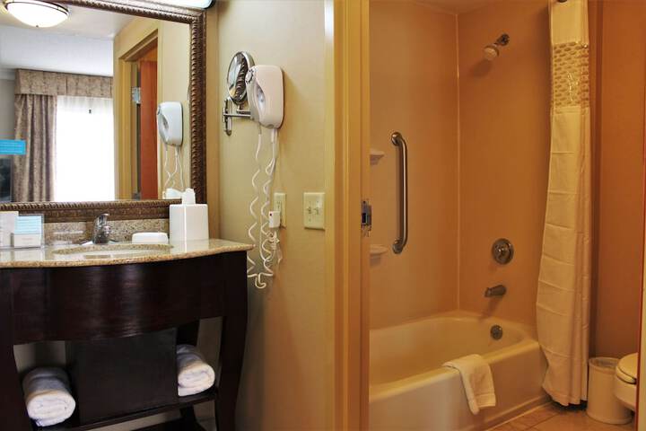 Room 16 of 35