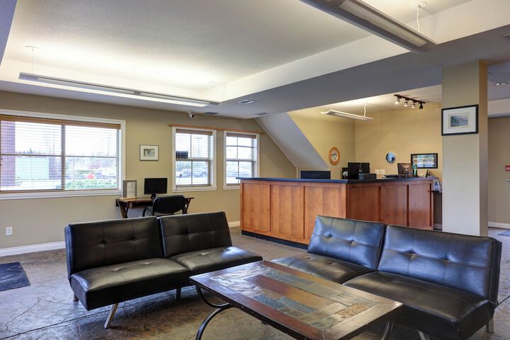Business Center 45 of 47