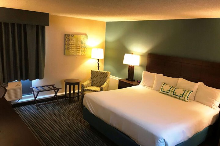 Room 15 of 33