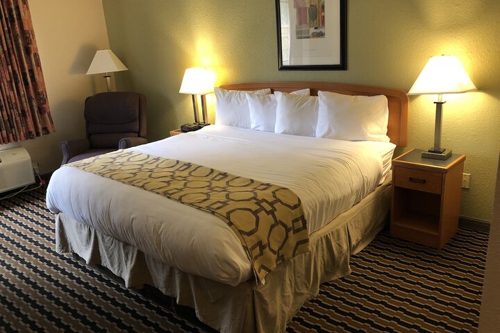 Room 14 of 32