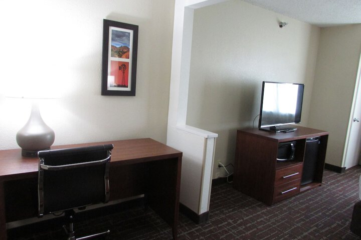 Room 11 of 34