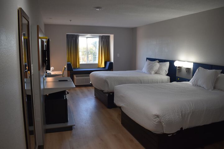 Microtel Inn & Suites by Wyndham Stockbridge / Atlanta I-75