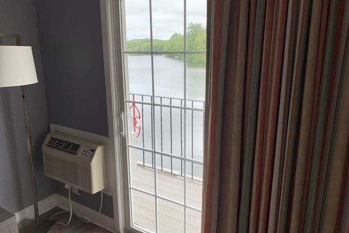 Super 8 by Wyndham Sturbridge