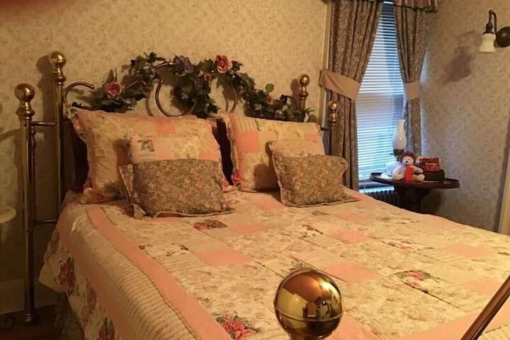 Room 50 of 76