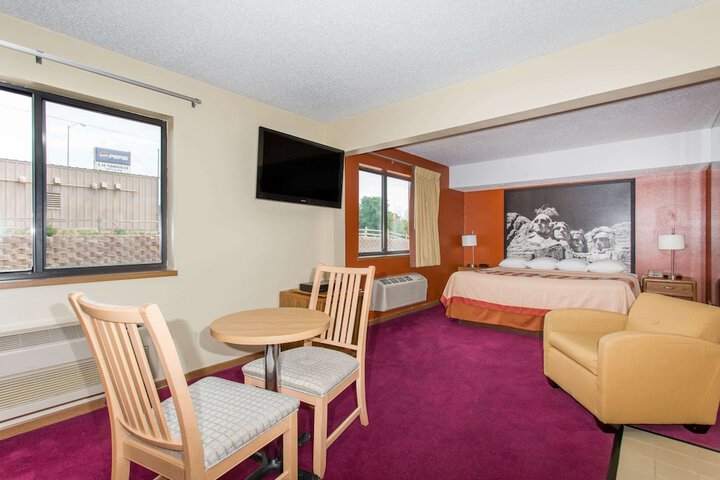 Room 6 of 22
