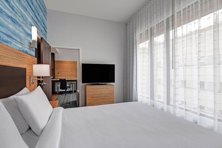 Room 32 of 40