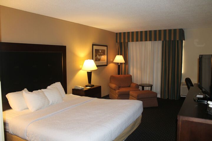 DoubleTree by Hilton Winston Salem - University