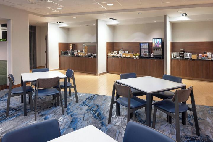 Fairfield Inn & Suites Springfield Northampton / Amherst