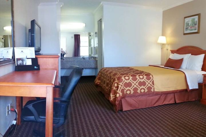 Room 15 of 26