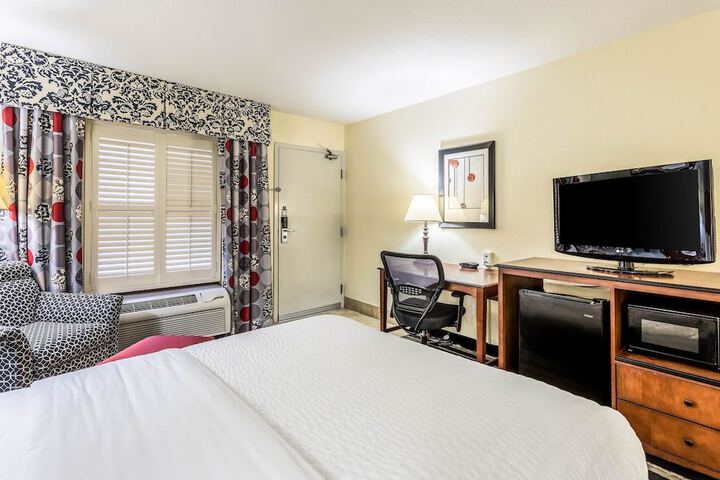 Room 33 of 45
