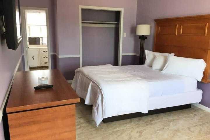 Room 9 of 19