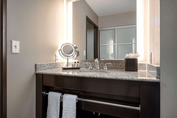 Best Western Premier Bryan College Station