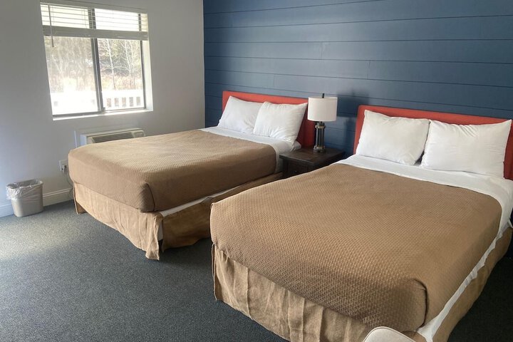 Flagship Inn and Suites