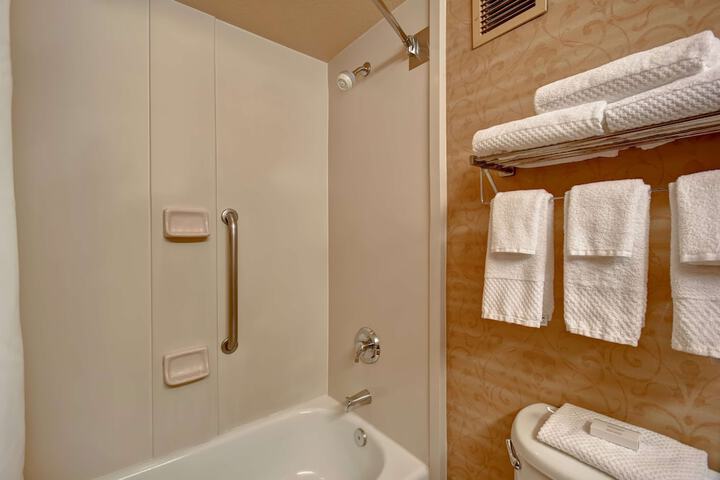 Room 15 of 62
