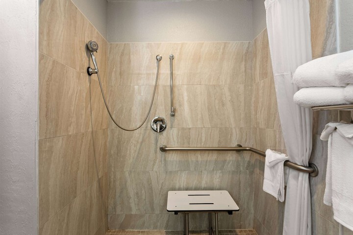 Microtel Inn & Suites by Wyndham Zephyrhills