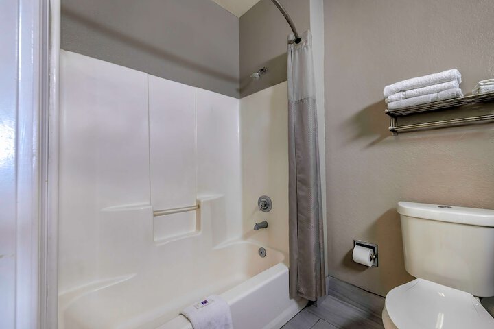 Room 18 of 27