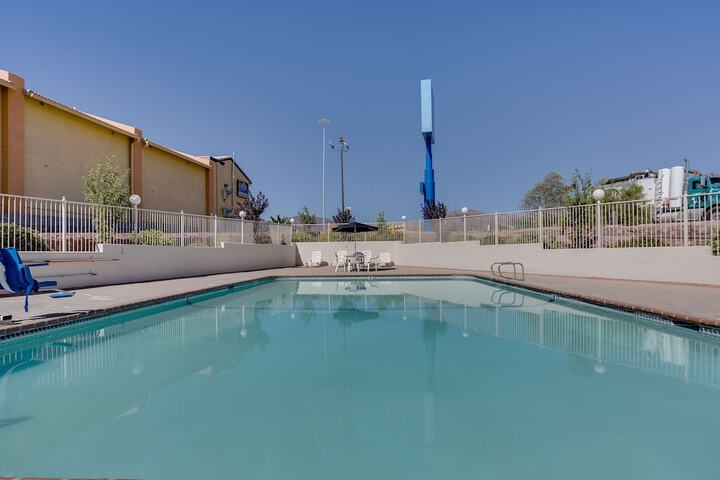 Pool 14 of 39