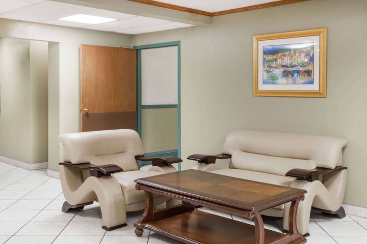 Hotel Interior 10 of 33