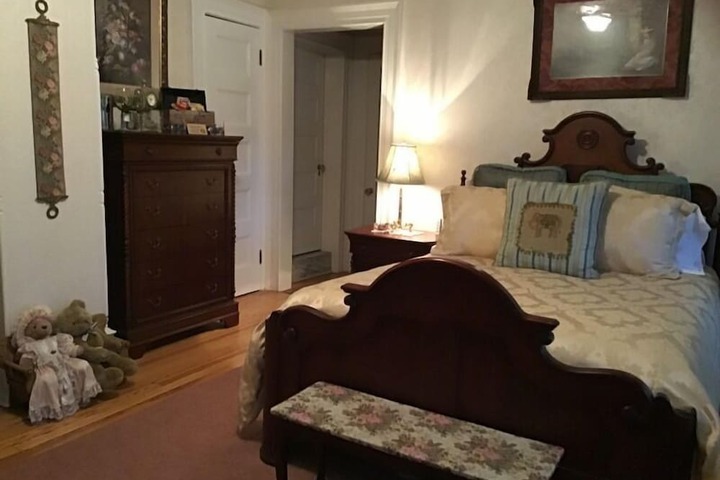 Room 34 of 76