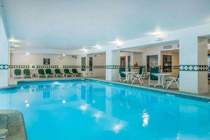 Comfort Inn & Suites Near Burke Mountain