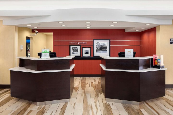 Hampton Inn & Suites Seattle-North / Lynnwood