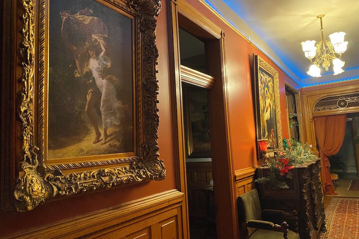 Vineyard Mansion & Carriage House Bed & Breakfast