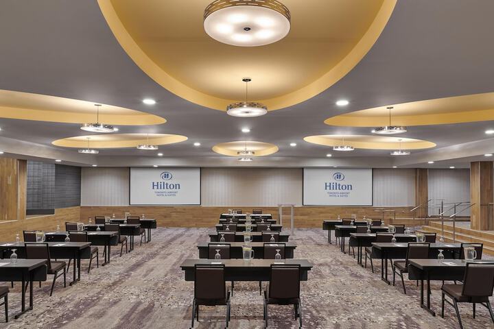 Hilton Toronto Airport Hotel & Suites
