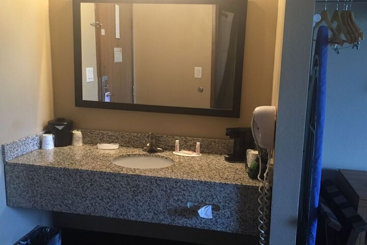 Room 13 of 19
