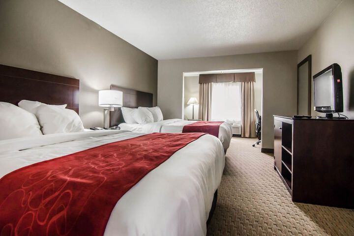 Quality Suites St. Joseph