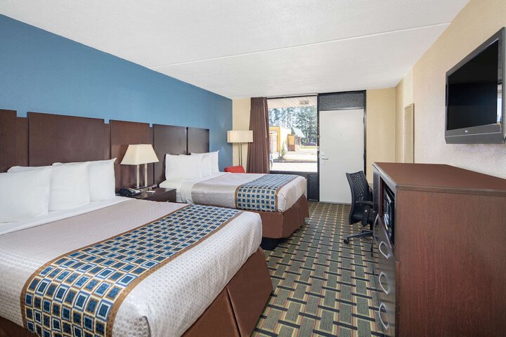 Room 10 of 34