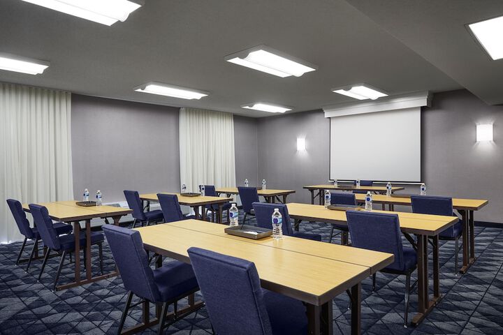 Courtyard by Marriott Kansas City Overland Park / Metcalf